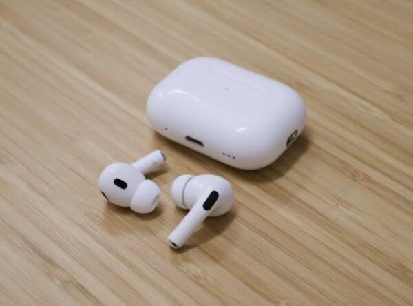 Earphone 2nd Generation with MagSafe Charging Case
